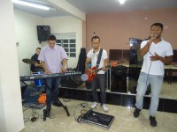 /album/tocando-na-igreja-pentecostal-do-milionarios/a607-471267939628343-369411169-n-jpg/
