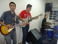/album/tocando-na-igreja-pentecostal-do-milionarios/a579491-471268346294969-50559935-n-jpg/
